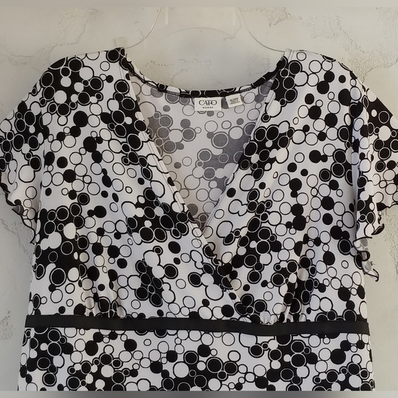 CATO top, cross chest empire waist, ruffle edge flutter sleeves, Sz. 18/20 (1X) - Picture 3 of 7